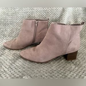 Old Navy Ankle Bootie Size 9